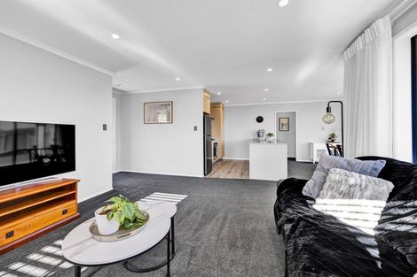 Photo of property in 32 Larlin Drive, Hawera, 4675