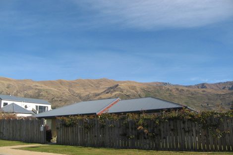 Photo of property in 115b Meadowstone Drive, Wanaka, 9305