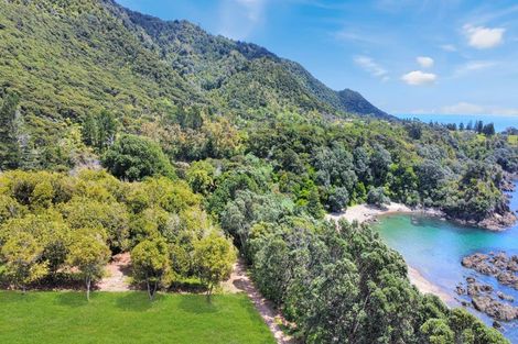 Photo of property in 8328 State Highway 35, Whanarua Bay, Te Kaha, 3199