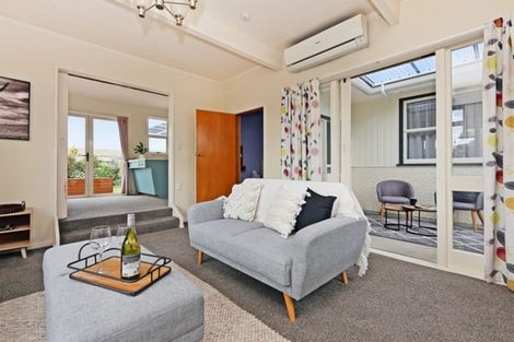 Photo of property in 2 Holyrood Street, Taradale, Napier, 4112