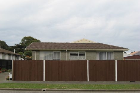 Photo of property in 2/53 Kuaka Crescent, Bromley, Christchurch, 8062
