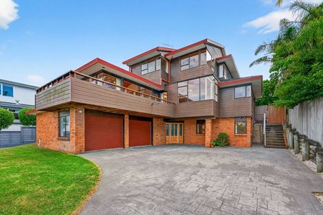Photo of property in 2/50 Masterton Road, Rothesay Bay, Auckland, 0630