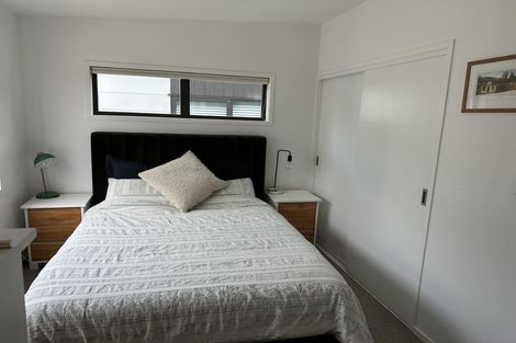 Photo of property in 1a Shamrock Lane, Te Atatu Peninsula, Auckland, 0610