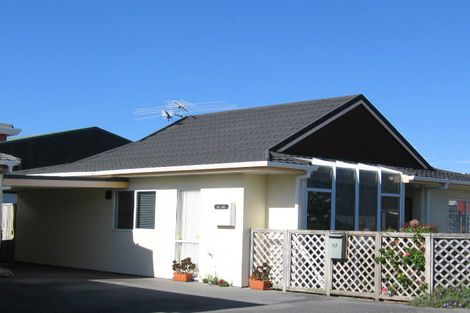 Photo of property in 26 Macalister Place, Miramar, Wellington, 6022