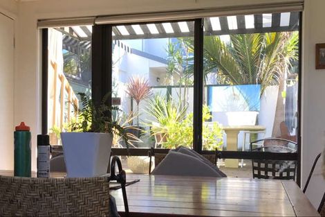 Photo of property in 1/146 Exmouth Road, Northcote, Auckland, 0627
