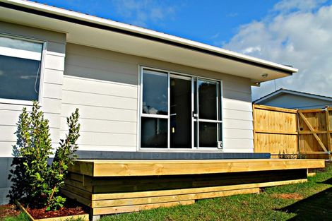 Photo of property in 8 Benchmark Drive, Massey, Auckland, 0614
