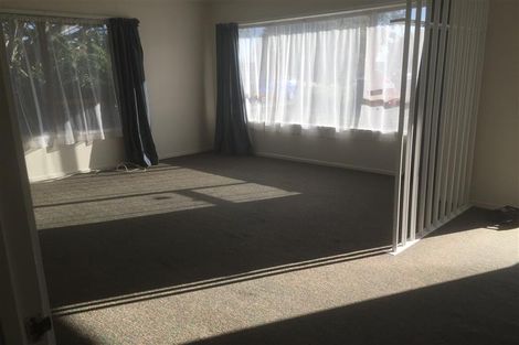 Photo of property in 1/65 Edmonton Road, Henderson, Auckland, 0612