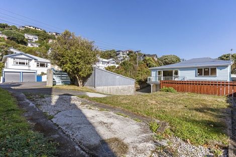 Photo of property in 16 Tamar Street, Island Bay, Wellington, 6023