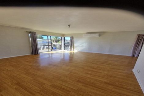 Photo of property in 5/106 Shifnal Drive, Randwick Park, Auckland, 2105