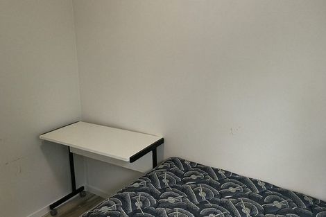 Photo of property in 41 Yeovil Road, Te Atatu Peninsula, Auckland, 0610