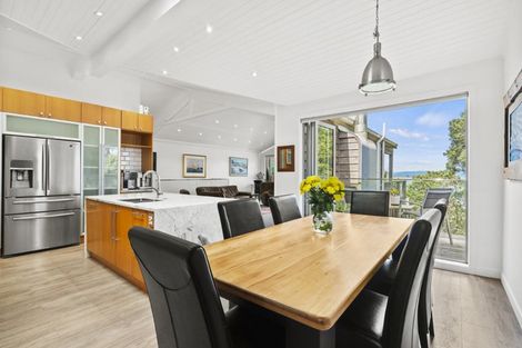 Photo of property in 80b Queen Street, Northcote Point, Auckland, 0627