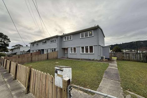 Photo of property in 11 Wainhouse Street, Stokes Valley, Lower Hutt, 5019