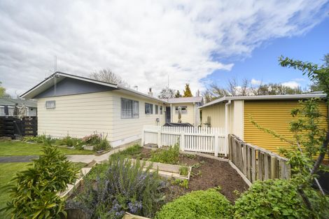 Photo of property in 66 Ruamahanga Crescent, Terrace End, Palmerston North, 4410