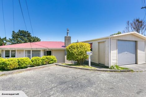 Photo of property in 10 Tania Way, Paparangi, Wellington, 6037