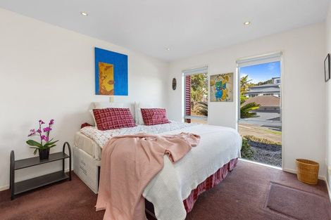 Photo of property in 10 Veronica Close, Red Beach, 0932