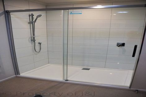 Photo of property in 14/9u Surrey Street, Tawa, Wellington, 5028