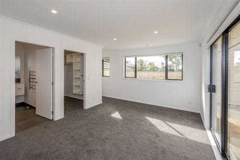 Photo of property in 42 Featherston Street, Levin, 5510