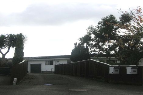 Photo of property in 2/11 Tabak Crescent, Takaro, Palmerston North, 4412