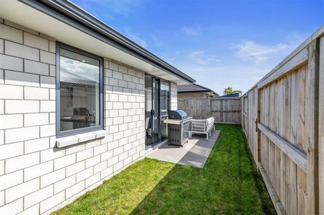 Photo of property in 44 Hills View Drive, Papamoa, 3118