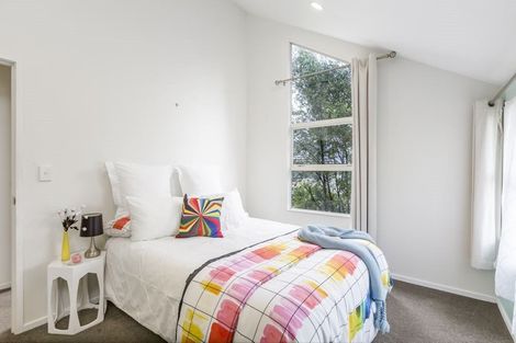 Photo of property in 18b Holiday Road, Stanmore Bay, Whangaparaoa, 0932