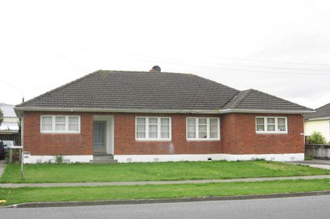 Photo of property in 2/152 Oxford Terrace, Epuni, Lower Hutt, 5011
