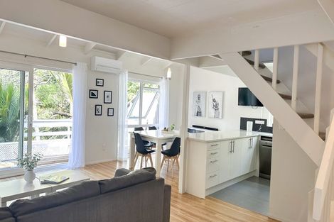 Photo of property in 4 Hiwihau Place, Glenfield, Auckland, 0629