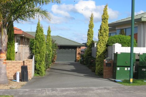 Photo of property in 17 Kath Hopper Drive, Orewa, 0931