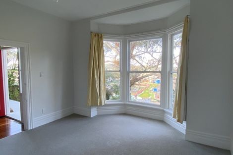 Photo of property in 98 Rolleston Street, Mount Cook, Wellington, 6021