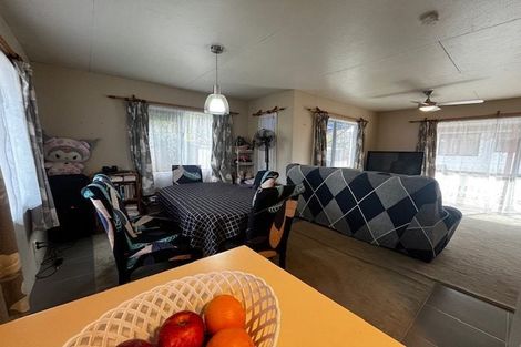 Photo of property in 20 Ocean View Road, Northcote, Auckland, 0627