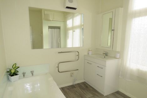 Photo of property in 44 Peel Street, Westport, 7825