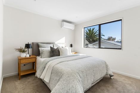 Photo of property in 136c Forrest Hill Road, Forrest Hill, Auckland, 0620