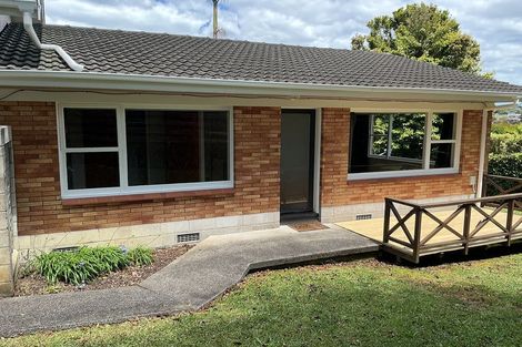 Photo of property in 2/30 Sunnynook Road, Sunnynook, Auckland, 0620