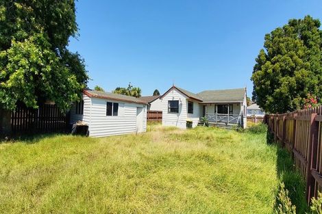 Photo of property in 42 Kopara Place, Clendon Park, Auckland, 2103