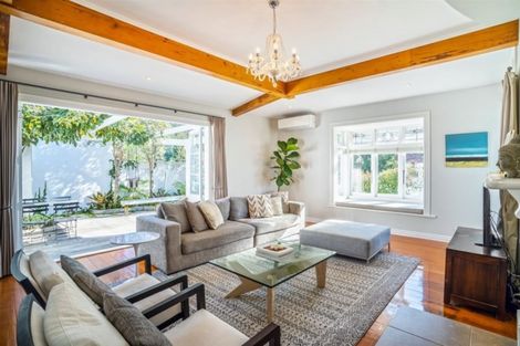 Photo of property in 6 Richmond Avenue, Northcote Point, Auckland, 0627