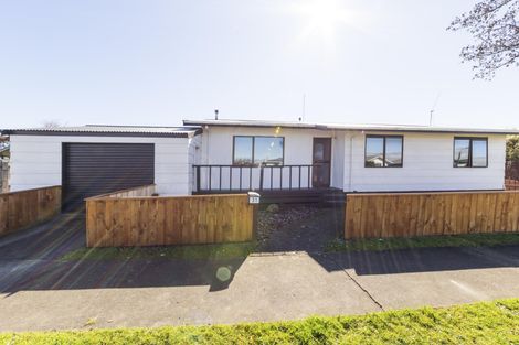 Photo of property in 31 Peter Hall Drive, Kelvin Grove, Palmerston North, 4414