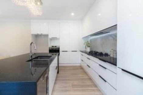 Photo of property in 12 Mamuku Drive, Massey, Auckland, 0614