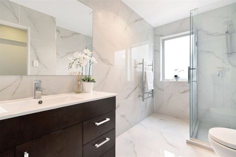 Photo of property in 30a Seaview Road, Glenfield, Auckland, 0629