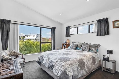 Photo of property in 12 Da Vinci Place, West Harbour, Auckland, 0618
