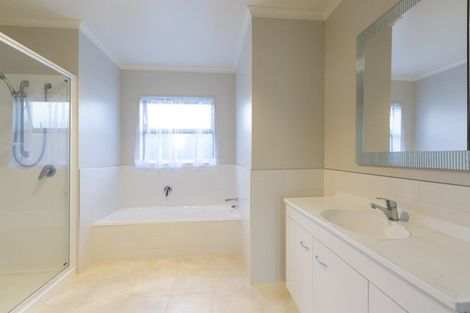 Photo of property in 5 Puketi Lane, Waiuku, 2123