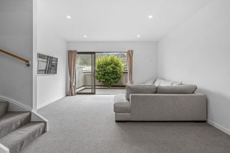 Photo of property in 7u2 Handyside Street, Tawa, Wellington, 5028