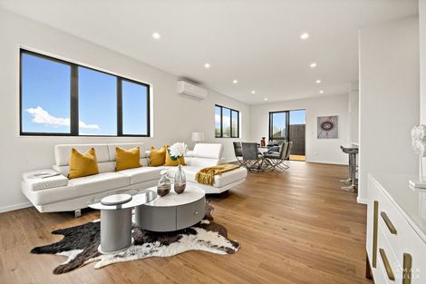 Photo of property in 15 Mara Way, Sunnyvale, Auckland, 0612