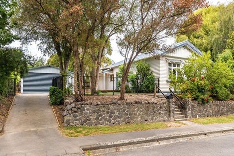 Photo of property in 6 Sandwich Road, Beckenham, Christchurch, 8023