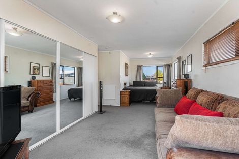 Photo of property in 563 Great South Road, Rosehill, Papakura, 2113