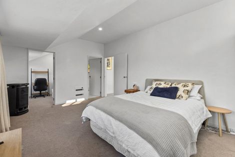 Photo of property in 8 Elizabeth Place, Kelvin Heights, Queenstown, 9300