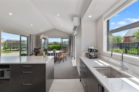 Photo of property in 6 Shearwater Lane, Point Wells, 0986