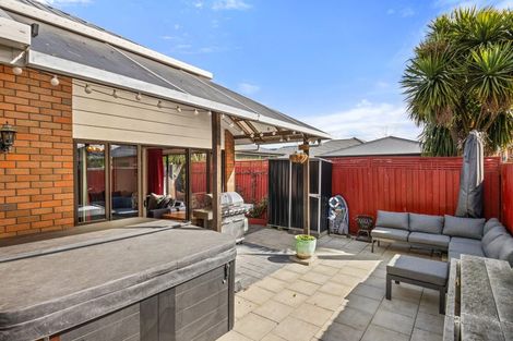 Photo of property in 2 Hare Street, Ilam, Christchurch, 8041