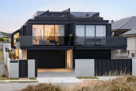 Photo of property in 124b Marine Parade, Mount Maunganui, 3116
