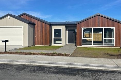 Photo of property in 5 Koru Loop, Paraparaumu, 5032