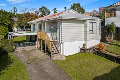 Photo of property in 26 Beauchamp Drive, Massey, Auckland, 0614