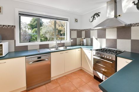 Photo of property in 20 Aitkenhead Court, Parakai, 0830